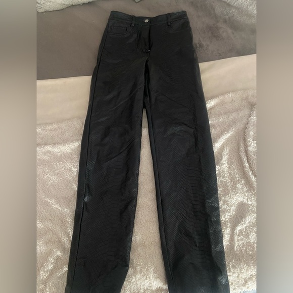 Aritzia snakeskin texture Melina pants - Picture 3 of 5